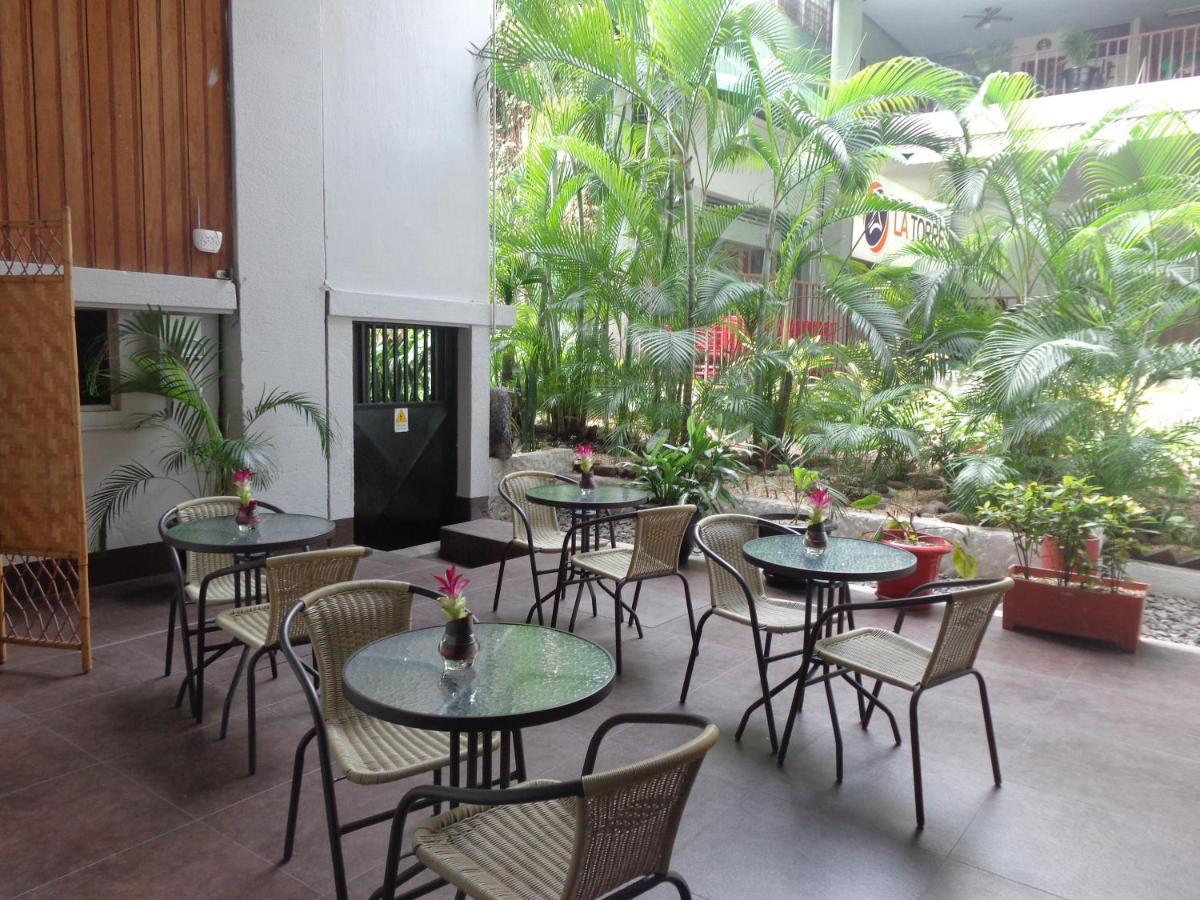 Hotel Dona Carmen Retalhuleu Exterior foto